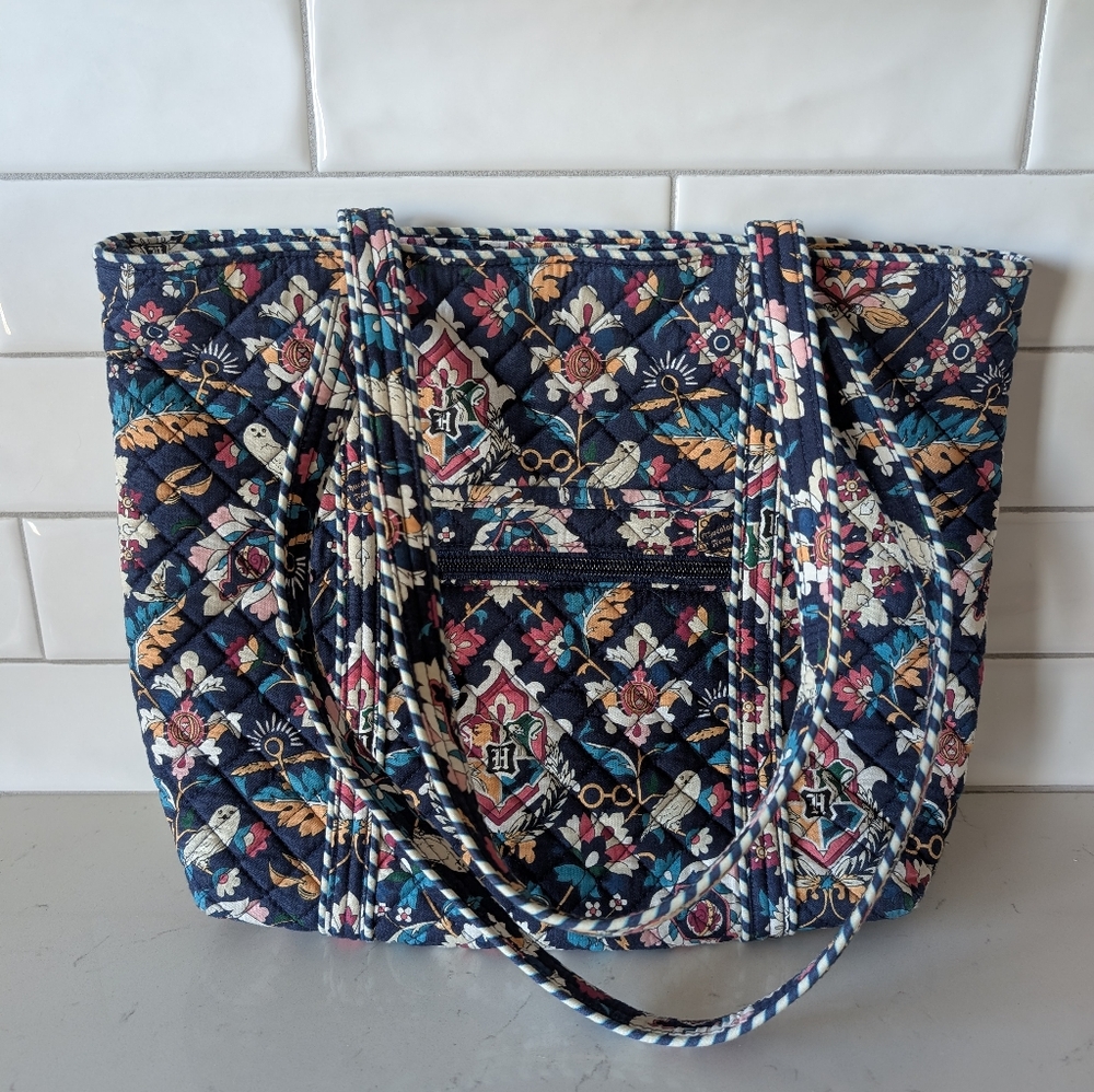 Harry Potter X Vera Bradley Home To Hogwarts Blue Quilted Bag Cloth Washable - Picture 2 of 12